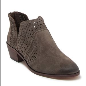 Vince Camuto Prasata Booties